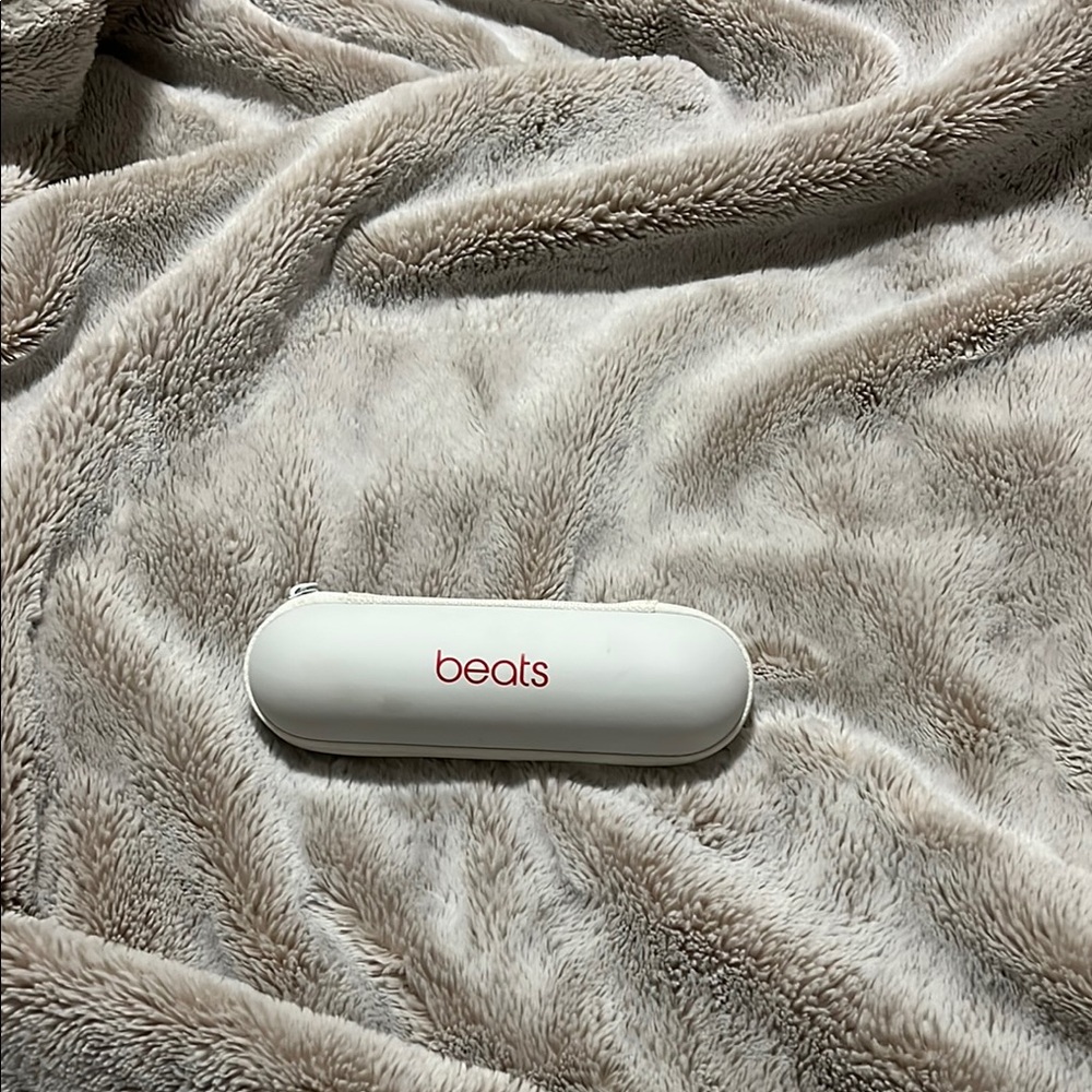 Beats by Dre White Portable Speaker Case